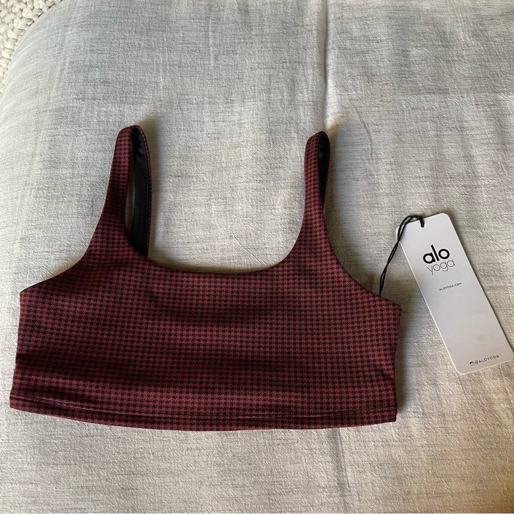 alo yoga sports bra